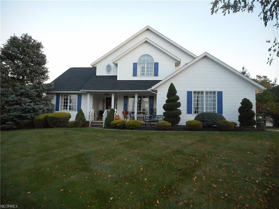 1st image of 698 Woodhaven Dr