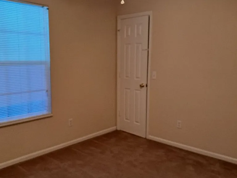 7727 Betty Louise Dr — Photo 15