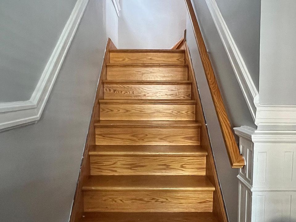 1st image of 31 Oxford Pl #1