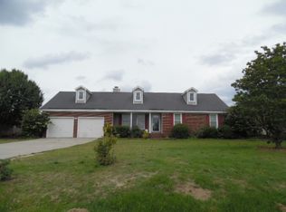 8010 Kalmia Ln, Hope Mills, NC 28348