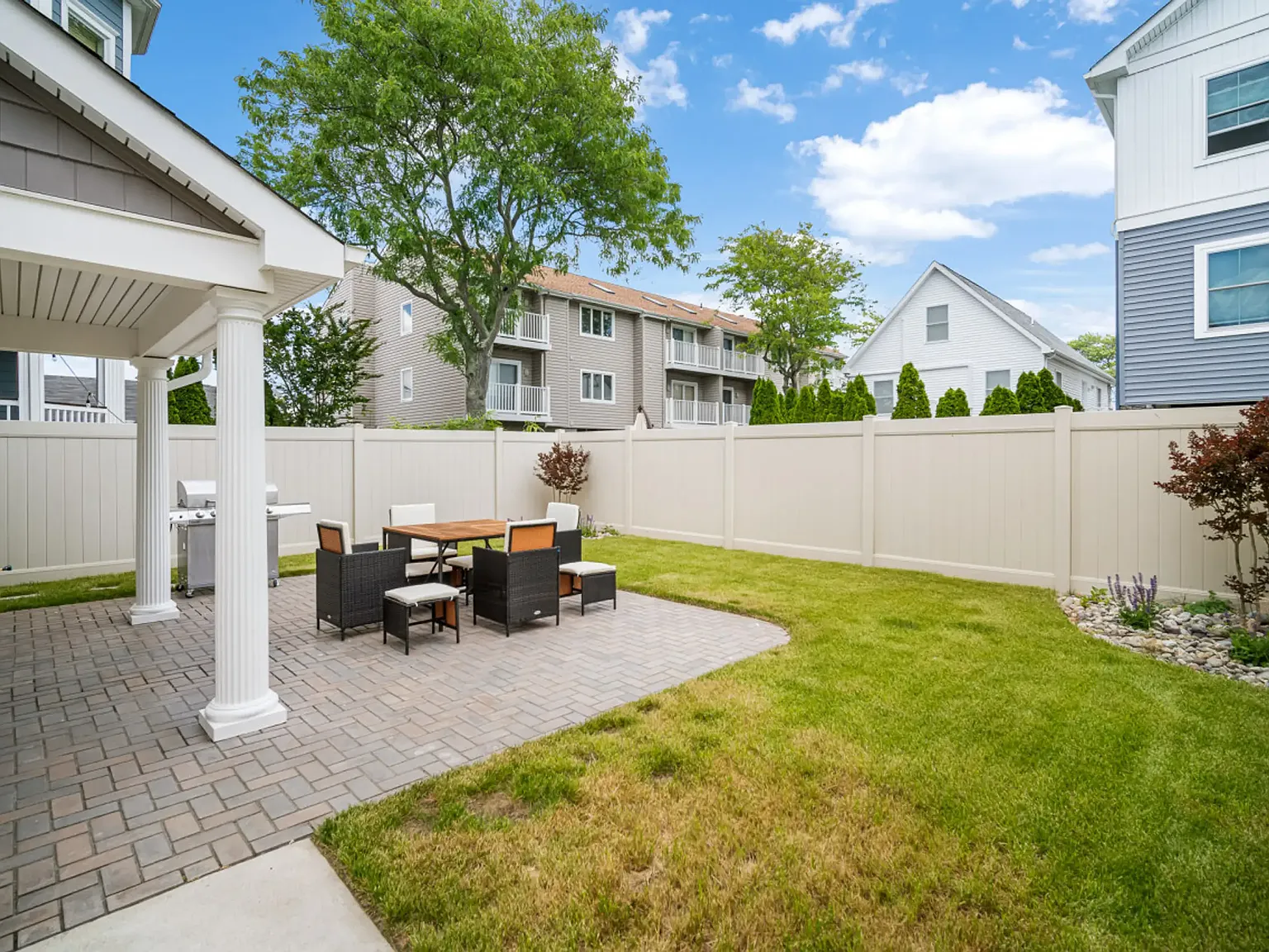 4 bed, 4.5 bath, $2,800 — Photo 3