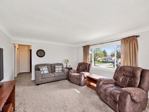 2nd image of 4128 70th St