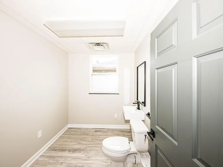 9443 Reading Rd — Photo 18