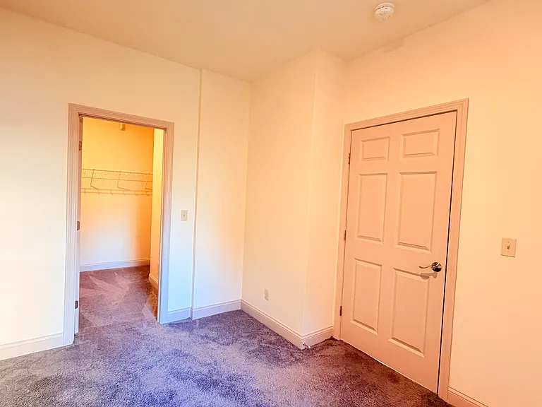 191 College St #208 — Photo 10