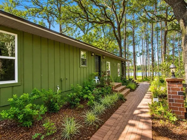 235 Ashley Lake Dr, Melrose, FL 32666