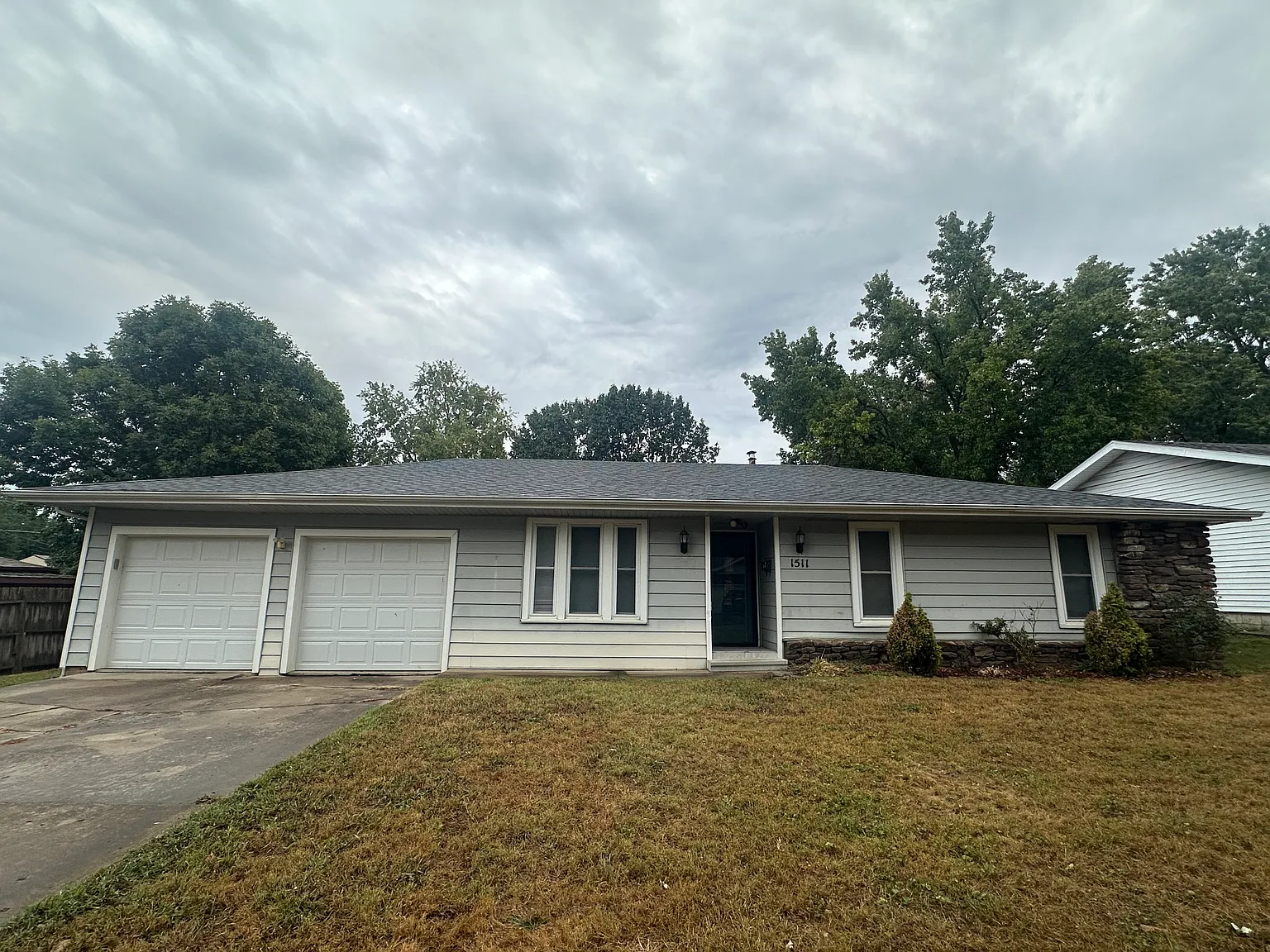 3 bed, 1.5 bath, 1404 sqft, $1,425 — Photo 1