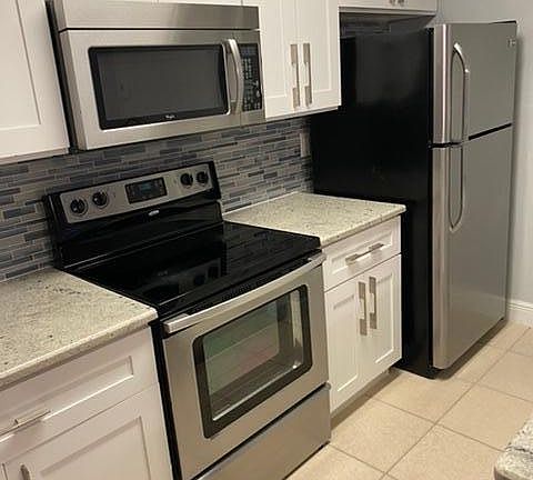 2nd image of 5024 Park Central Dr #513