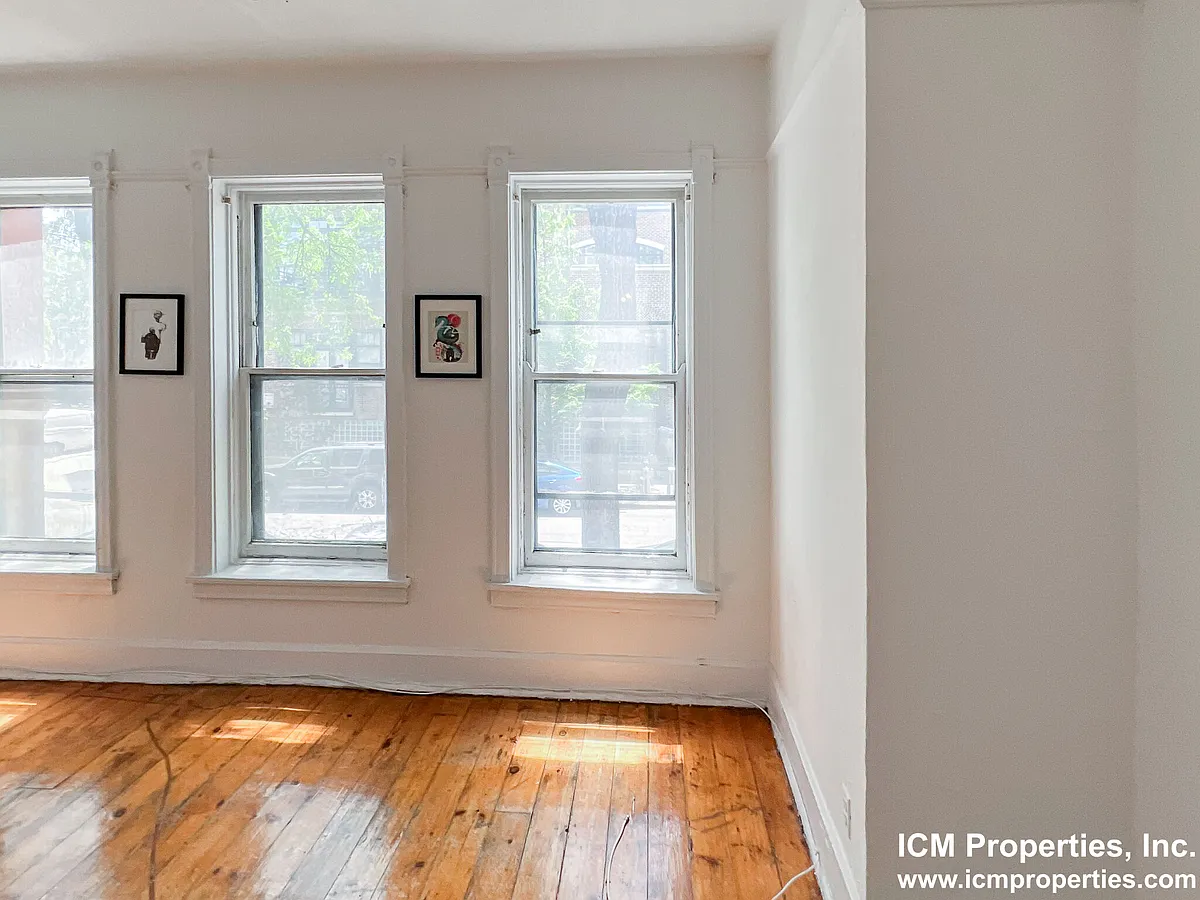 Building Photo - 1224 W Wrightwood Ave #1