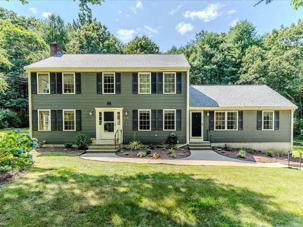 715 South St, Walpole, MA 02081