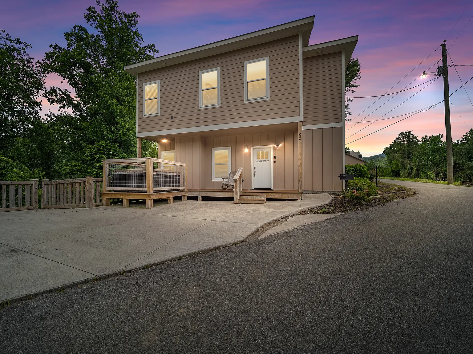 3 bed, 2240 sqft, $4,995 — Photo 2