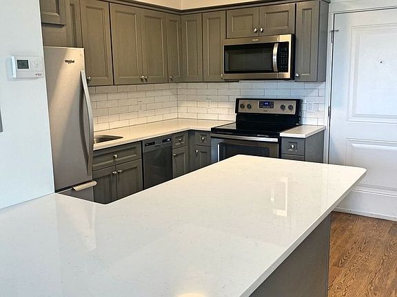 5th image of 3596 Greystone Ave #2