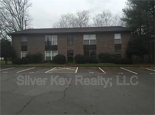 311 Sunset Dr Photo 1