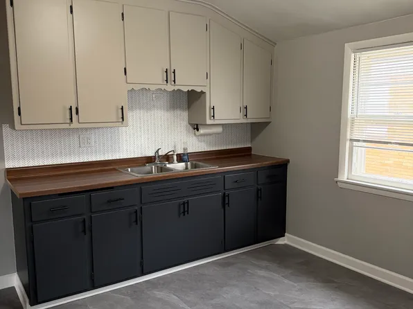 2640 S 69th St #2, Milwaukee, WI 53219