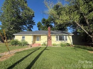 307 Yancey St, Marion, NC 28752