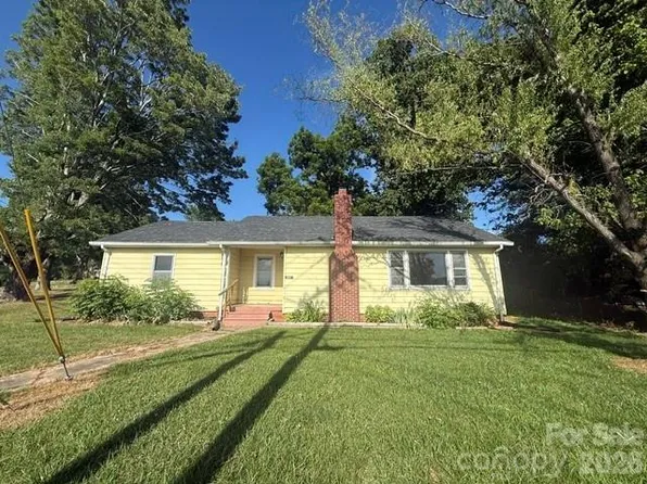 307 Yancey St, Marion, NC 28752