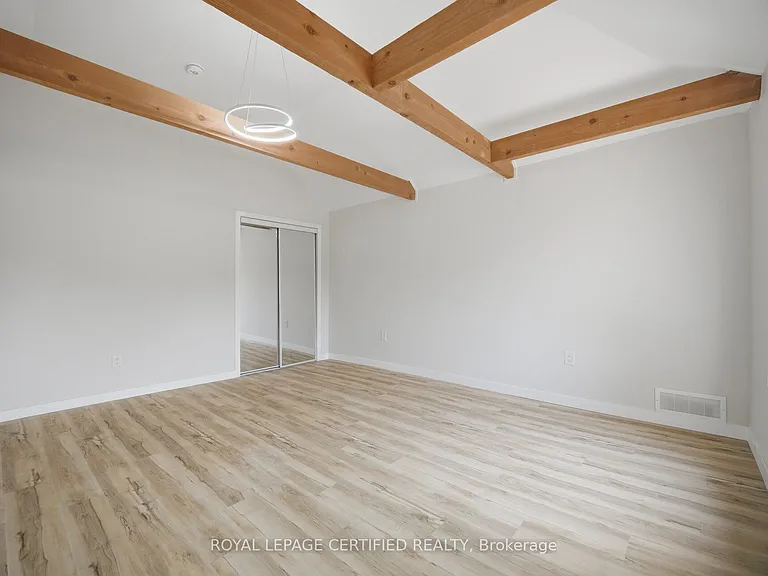 5759 Robinson St — Photo 37