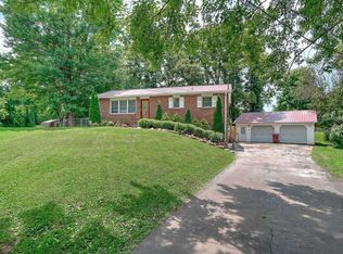 3 Howwen Cir, Johnson City, TN 37604