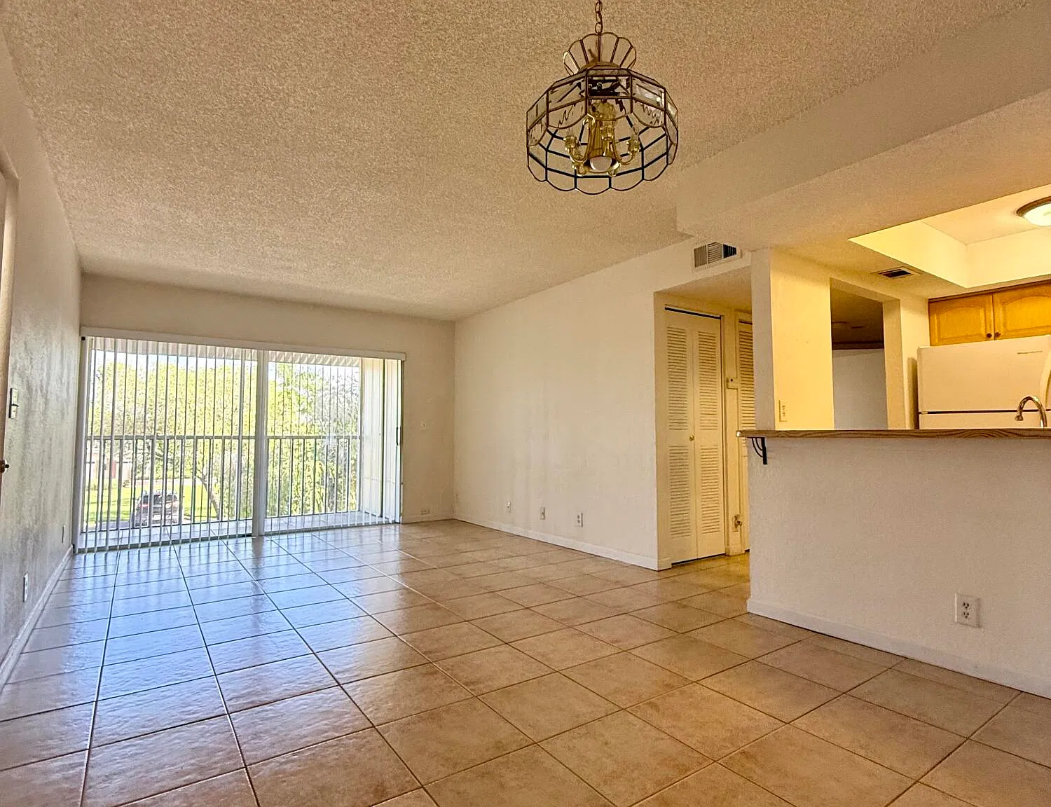 2 bed, 2.0 bath, 886 sqft, $1,700 — Photo 4