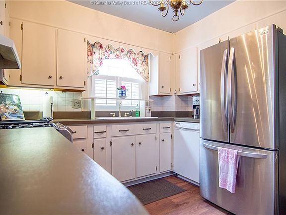 2nd image of 4605 Staunton Ave SE