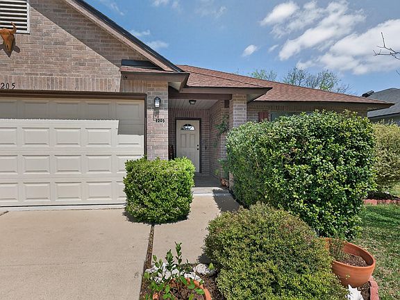 2nd image of 1205 Apollo Cir