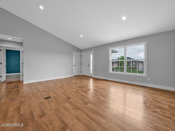 5th image of 4043 Westminister Dr