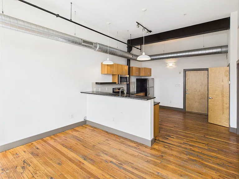 1322 W Broad St — Photo 34