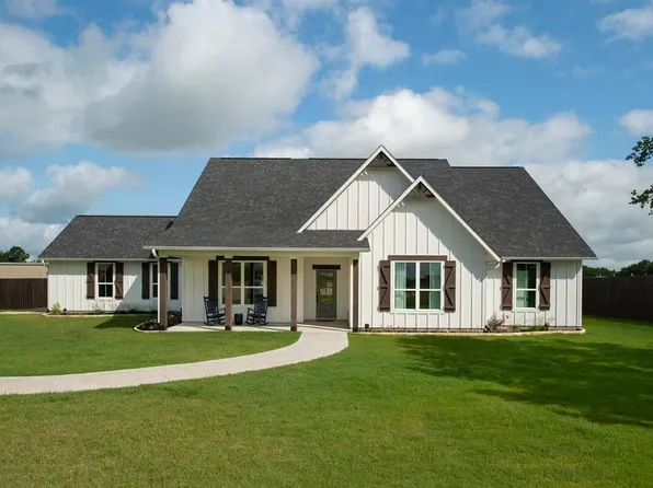 1005 Mustang Crossing Dr, Waller, TX 77484