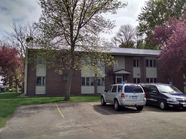 106 E 4th St, Hardwick, MN 56134