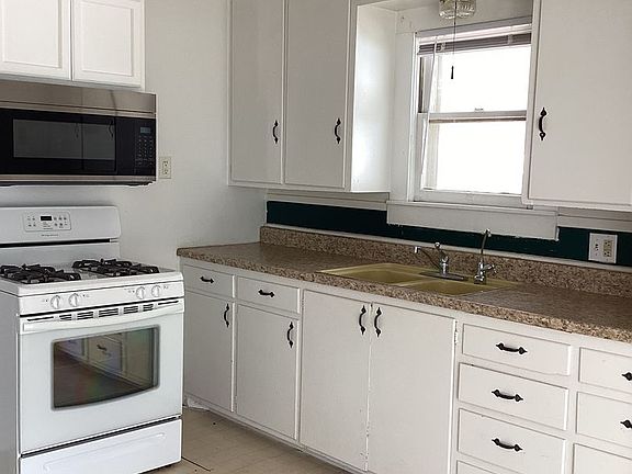 5th image of 1117 W University Dr