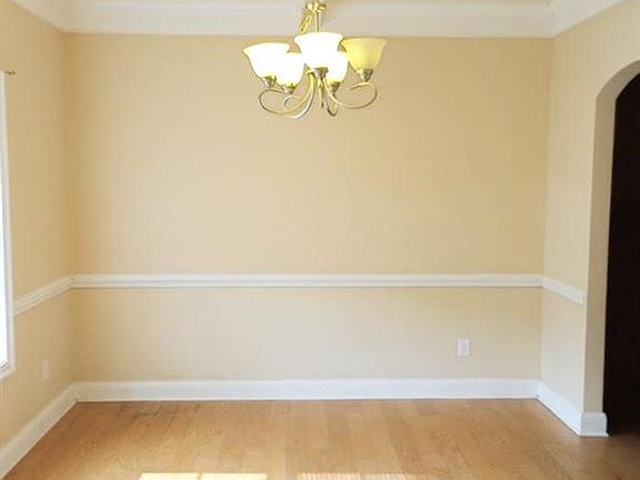 3rd image of 502 Old Treybrooke Dr