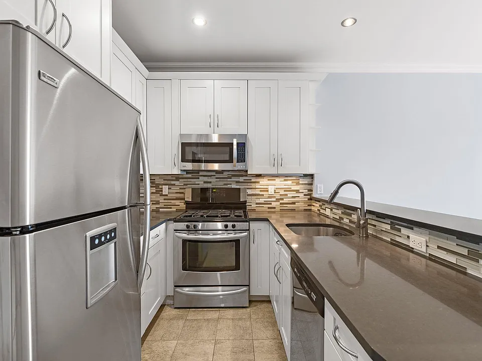 1115 Willow Ave #213