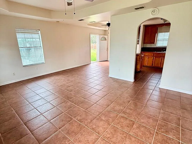 494 Ledesma Ave — Photo 3