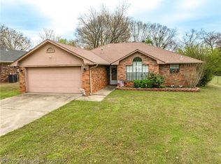 1306 N 25th St, Van Buren, AR 72956