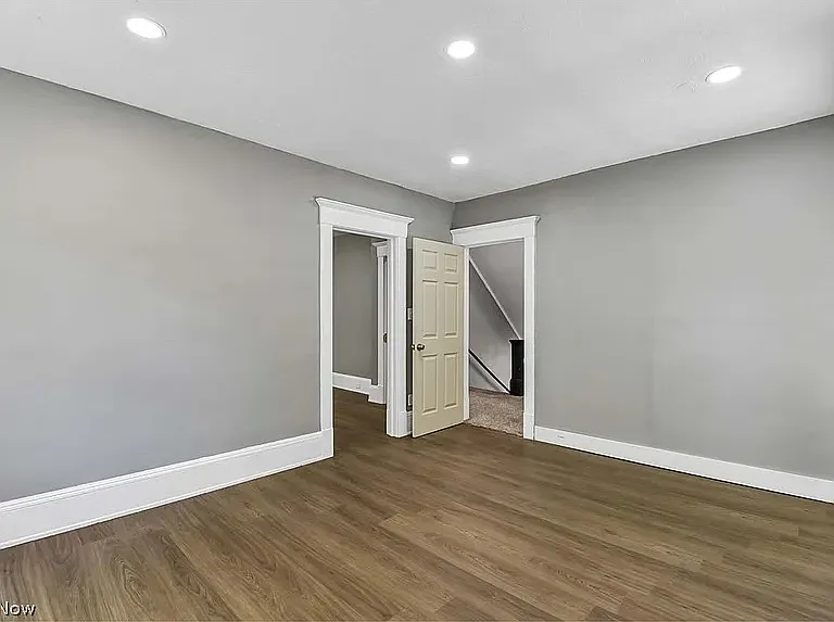 5 bed, 2972 sqft, $4,000 — Photo 3