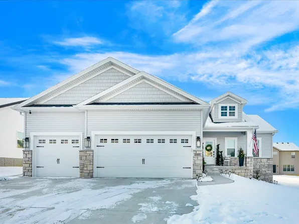 2505 Pampas Ln, Bloomington, IL 61705