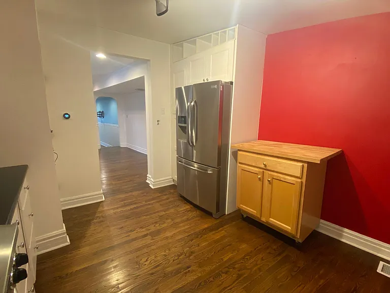 208 Ford St — Photo 9