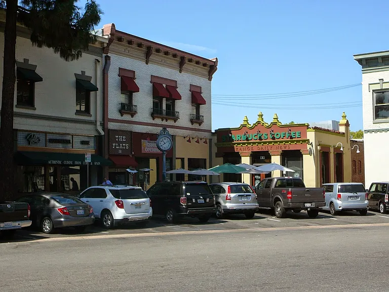 Coffee shops & restaurants