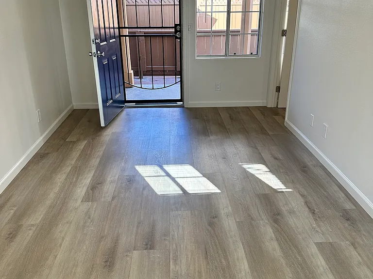 5066 Voltaire St #4 — Photo 16