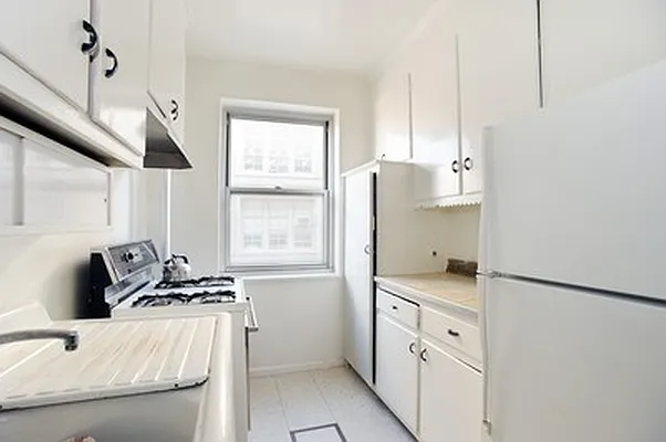 Sold by Citi Habitats | media 7