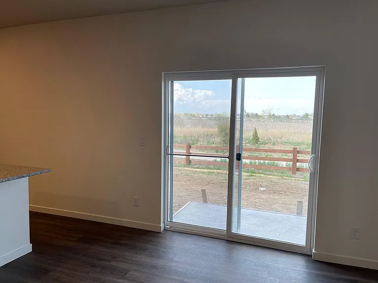 6045 Holstein Dr — Photo 9