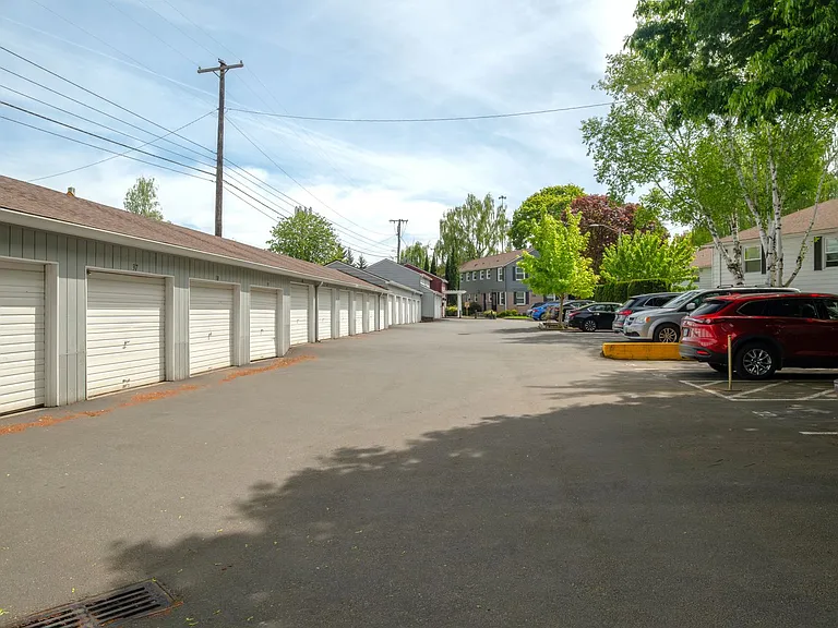 1826 SW Marlow Ave #28 — Photo 16