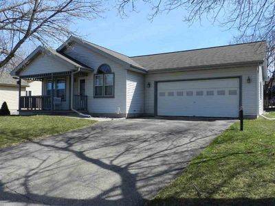 935 Clover Ln, Deforest, WI, 53532