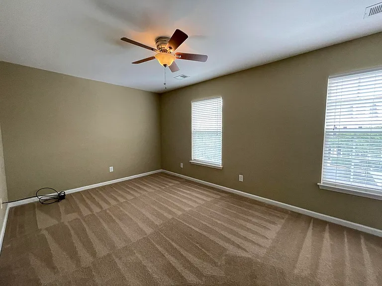 713 Hemingway Cir — Photo 5