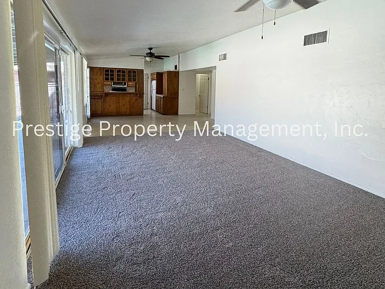 825 E Copper St — Photo 3