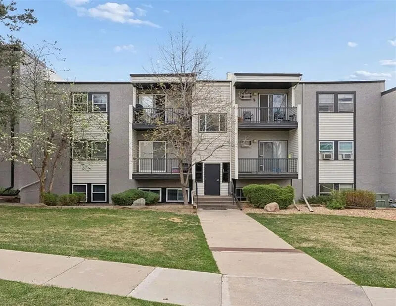 1400 Golden Cir #304