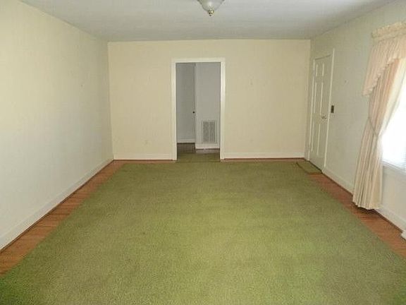 5th image of 1072 Wagstaff Ln