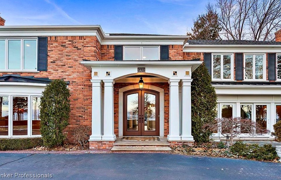 1st image of 529 Lake Shore Rd