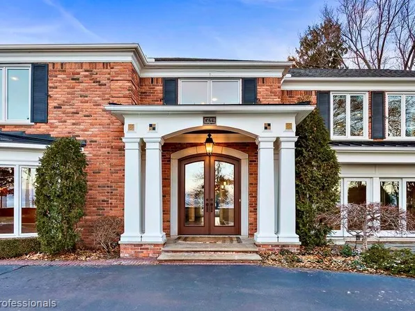 529 Lake Shore Rd, Grosse Pointe Shores, MI 48236