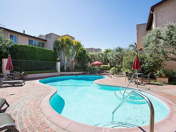 3rd image of 5311 Coldwater Canyon Ave APT C