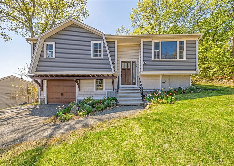 1st image of 39 Blueberry Hill Rd